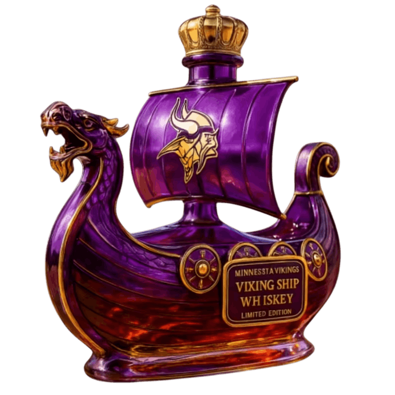 Carafe en forme de drakkar, robe violette et ambre, voile frappée d'un profil de guerrier casqué, sur fond blanc