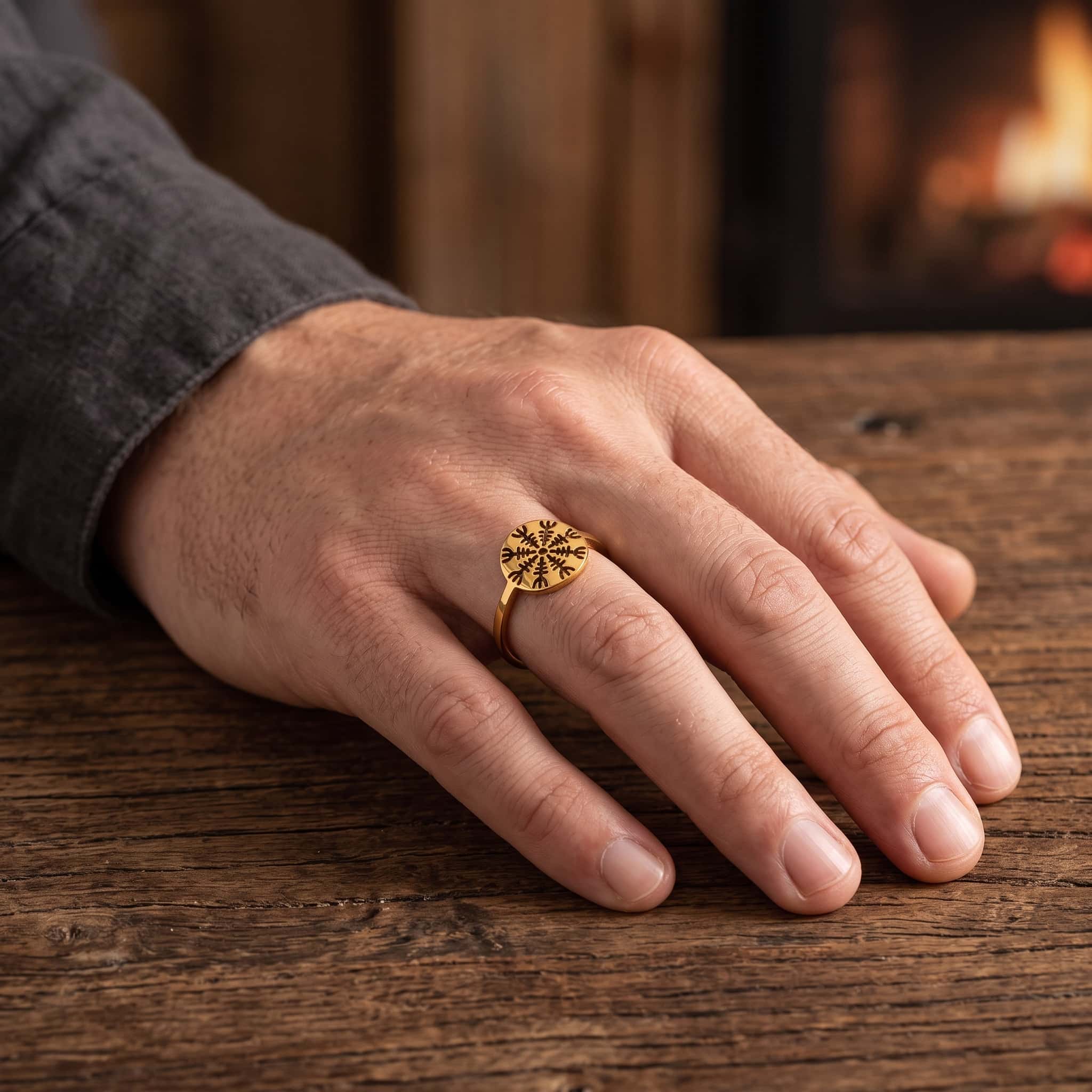 Bague Ægishjálmur : Plateau Rond Gravé, Acier, portée au doigt