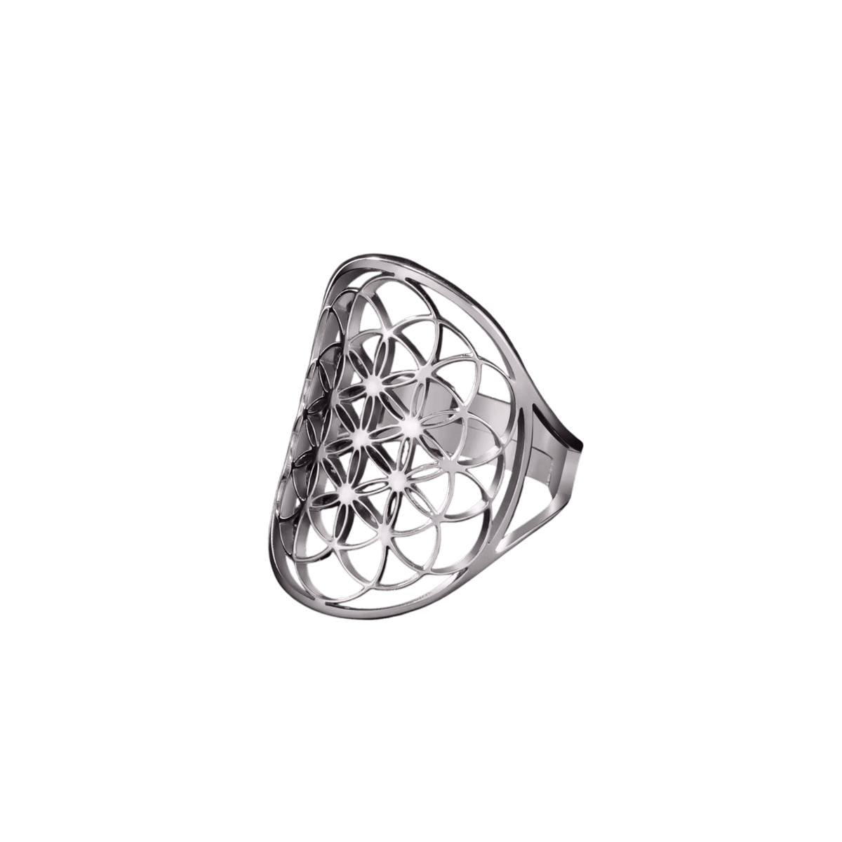 Bague Fleur de Vie Ajourée : Large Plateau, Dorée, vue de détail sur fond blanc