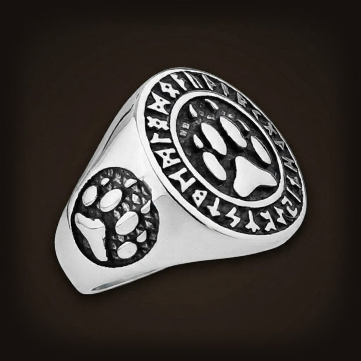 Bague viking chevalière patte ours avec runes futhark en acier inoxydable.