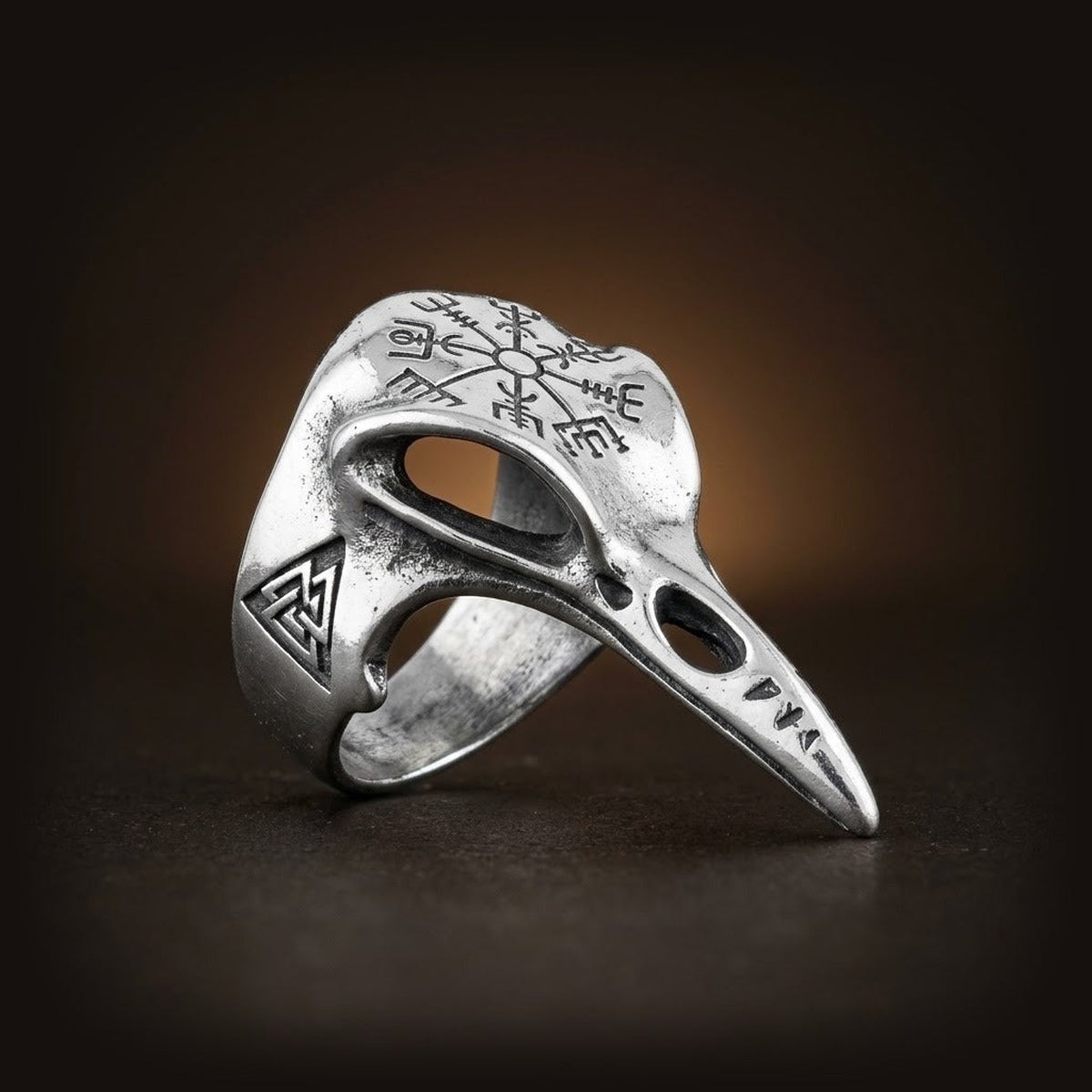 Bague viking crâne de corbeau en acier inoxydable, bec allongé et runes gravées