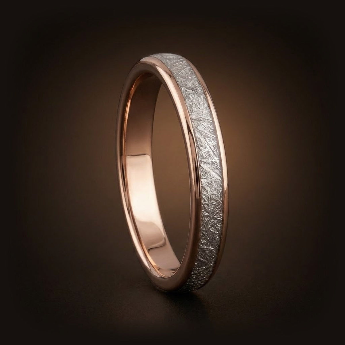 Bague viking fine effet météorite, anneau en acier poli couleur or rose et incrustation gris argenté, 4 mm
