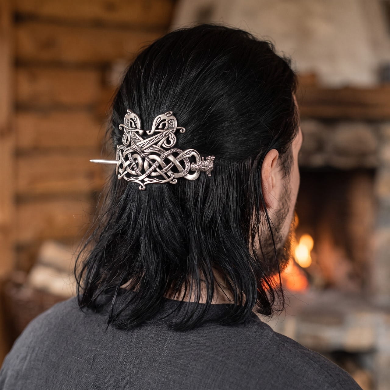 Barrette Viking Chevaux Entrelacés à Pique, porté