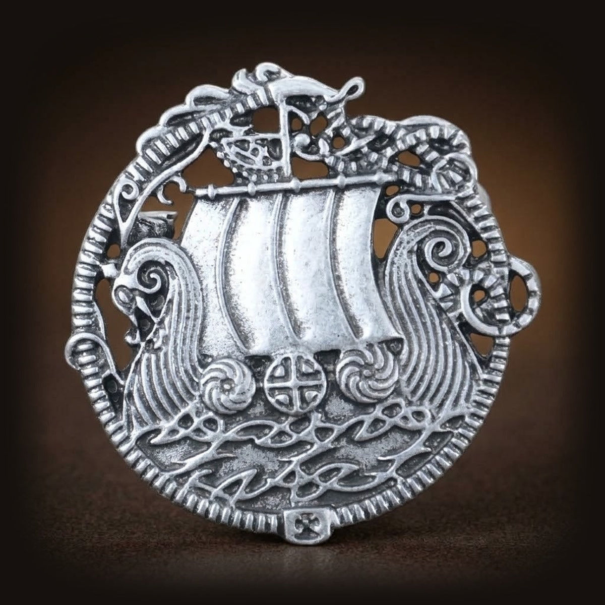 Barrette Viking Drakkar sous Voile, finition argent vieilli