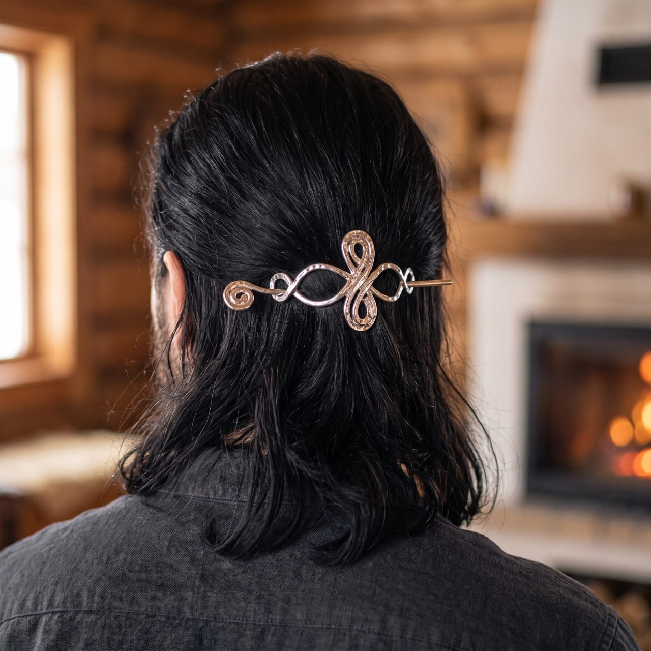 Barrette Viking Nœud Infini Fin, porté