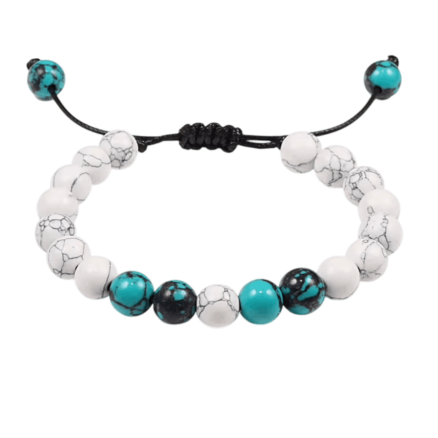 Bracelet de Perles en Turquoise et Howlite Blanche, vue de détail sur fond blanc