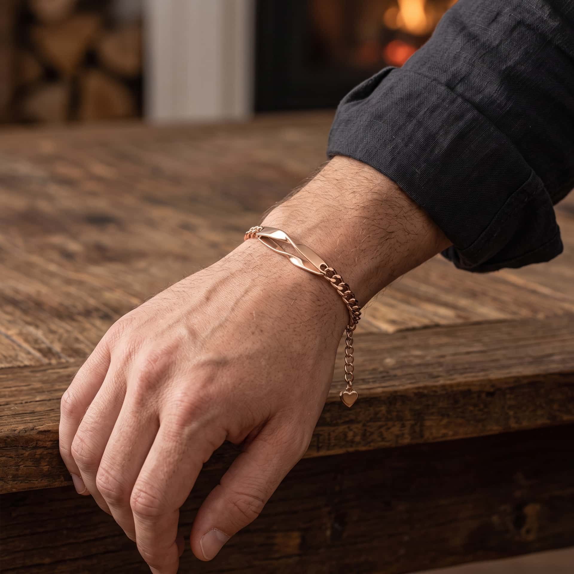Bracelets Möbius pour Deux : Paire Assortie, Acier Titane, porté au poignet