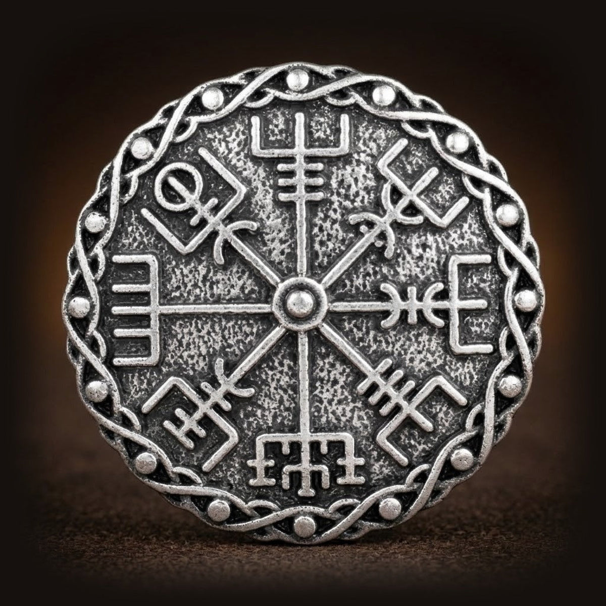 Broche Viking Vegvísir Ronde Finition Argent Vieilli