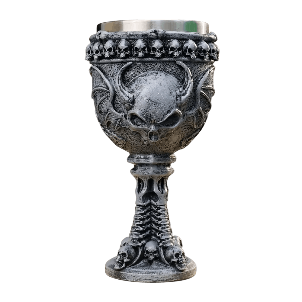 Calice crâne cornu gris pierre avec couronne de crânes et fût en colonne vertébrale