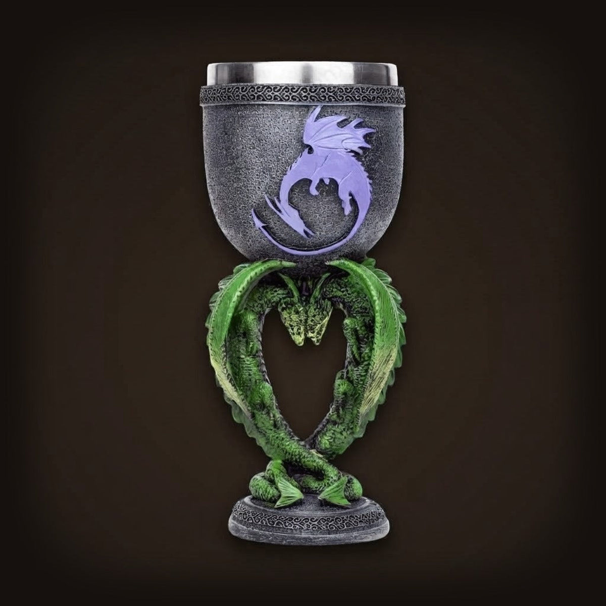 Calice dont le pied est formé par un dragon vert dressé, coupe grise gravée