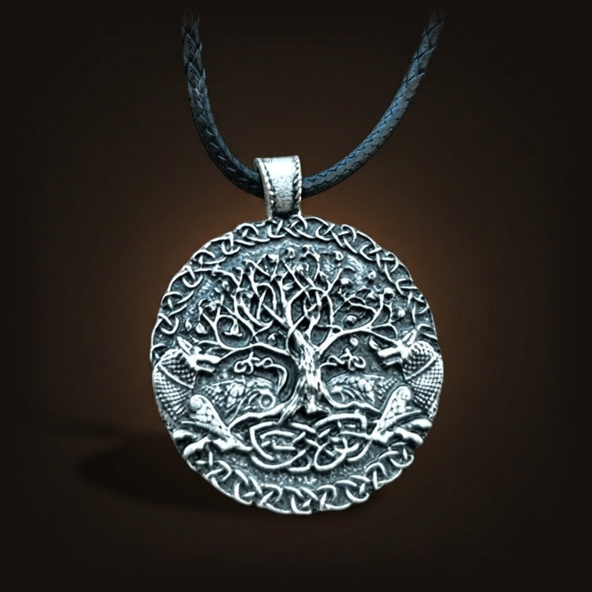 Collier viking deux loups gardant Yggdrasil arbre de vie, alliage métallique finition antique