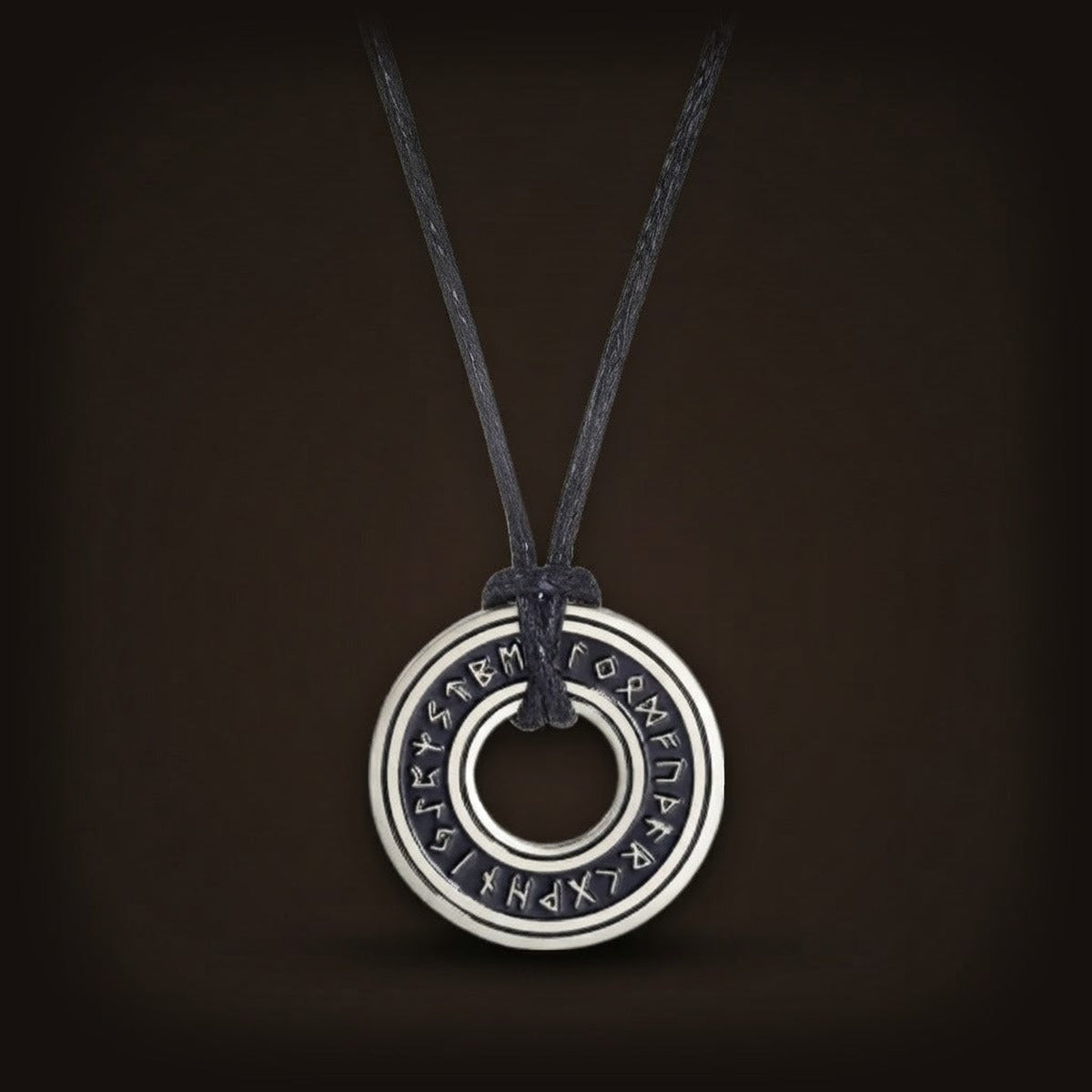 Collier viking pendentif runes Elder Futhark chaine corde acier inoxydable
