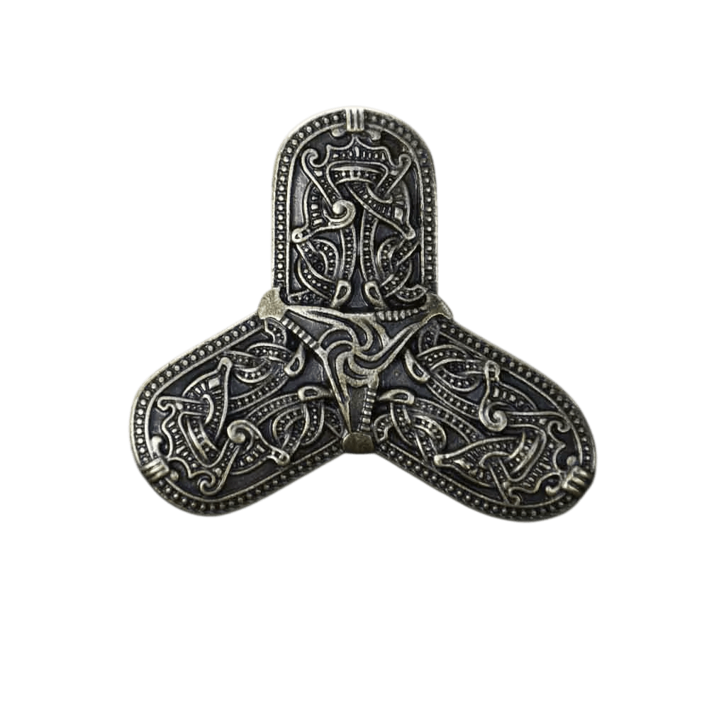 Fibule viking trilobée, alliage finition bronze, entrelacs en relief sur fond noirci