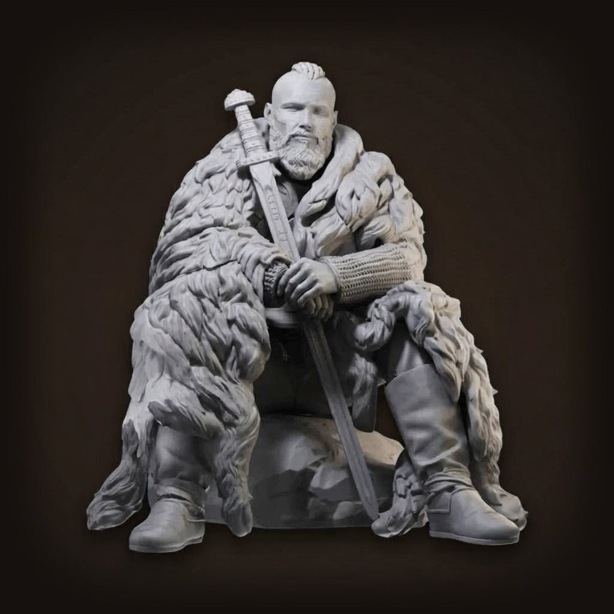 Figurine Bjorn Ironside en résine 1/24 à peindre, assis sur un rocher, manteau de fourrure et mains sur son épée