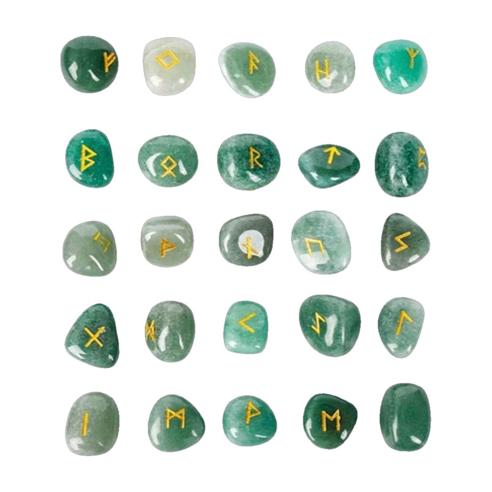 Set de 25 runes vikings en pierre de fluorite verte : 24 runes du Futhark gravées et dorées et une pierre vierge