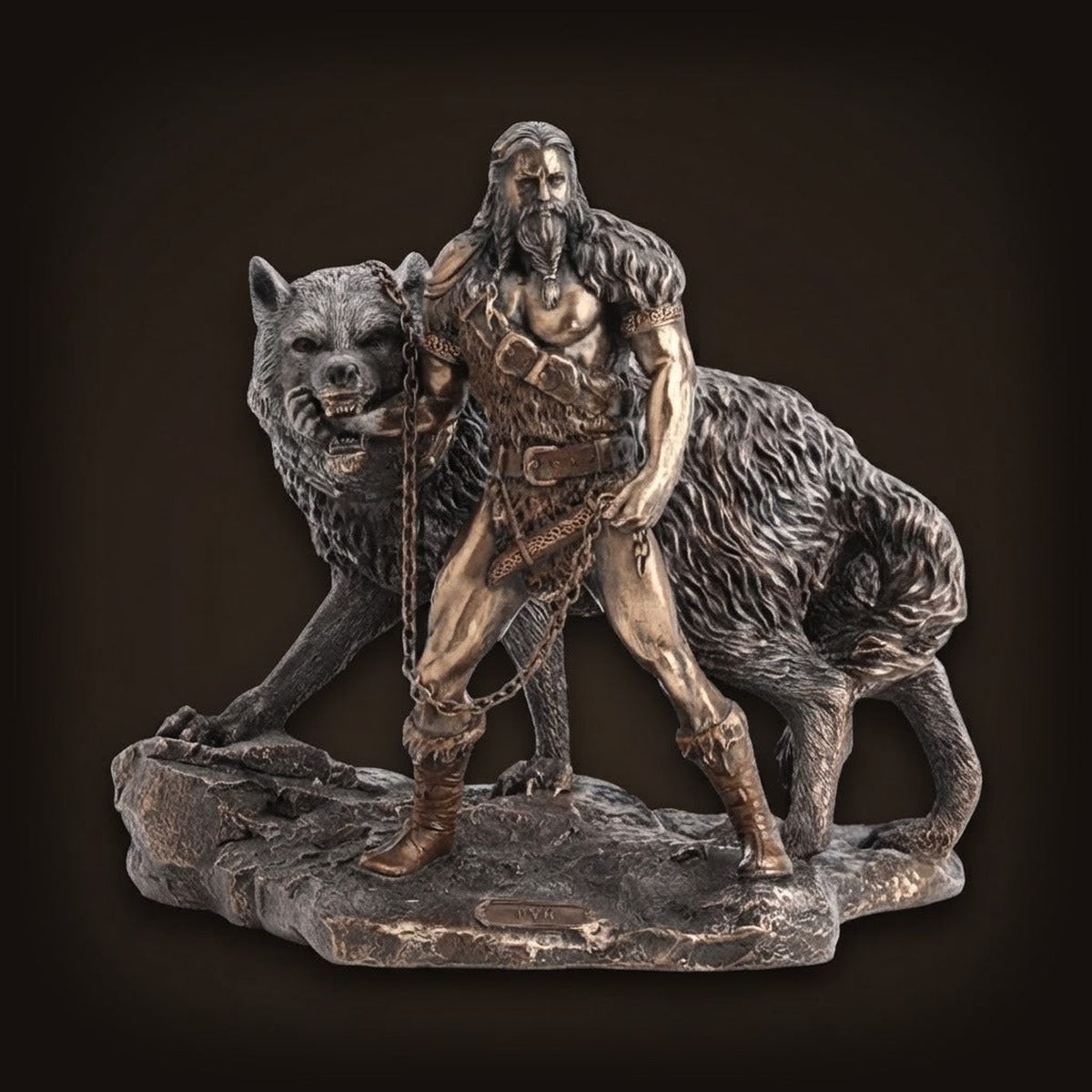 Statue en résine finition bronze du dieu viking Týr sacrifiant son bras dans la gueule du loup Fenrir.