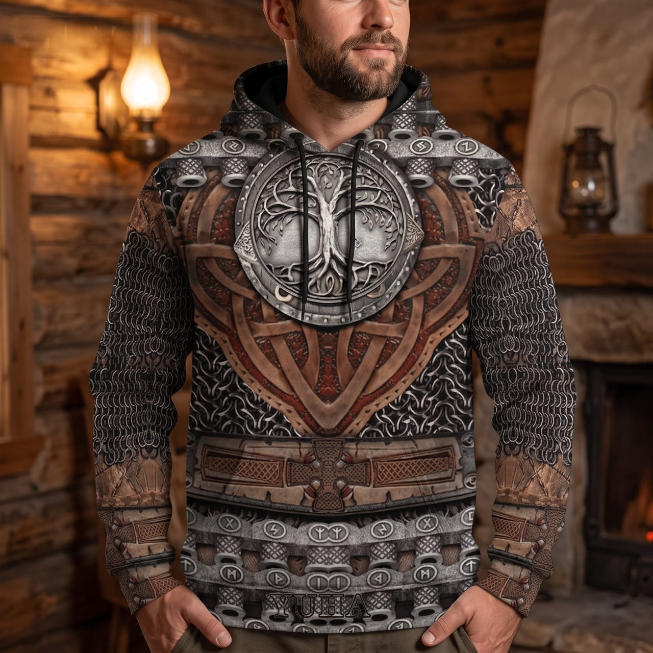 Homme portant le Sweat à Capuche Viking Trompe-l'Œil Cotte de Mailles