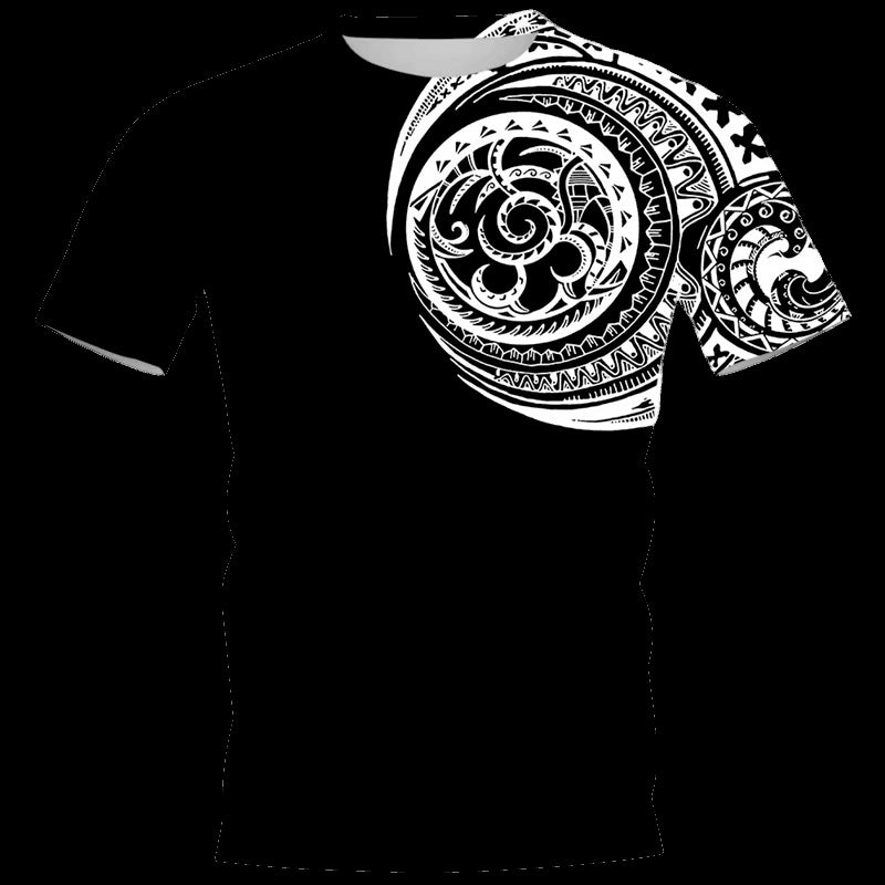 Tee-shirt noir à plat, spirales et frises tribales polynésiennes blanches sur l'épaule droite