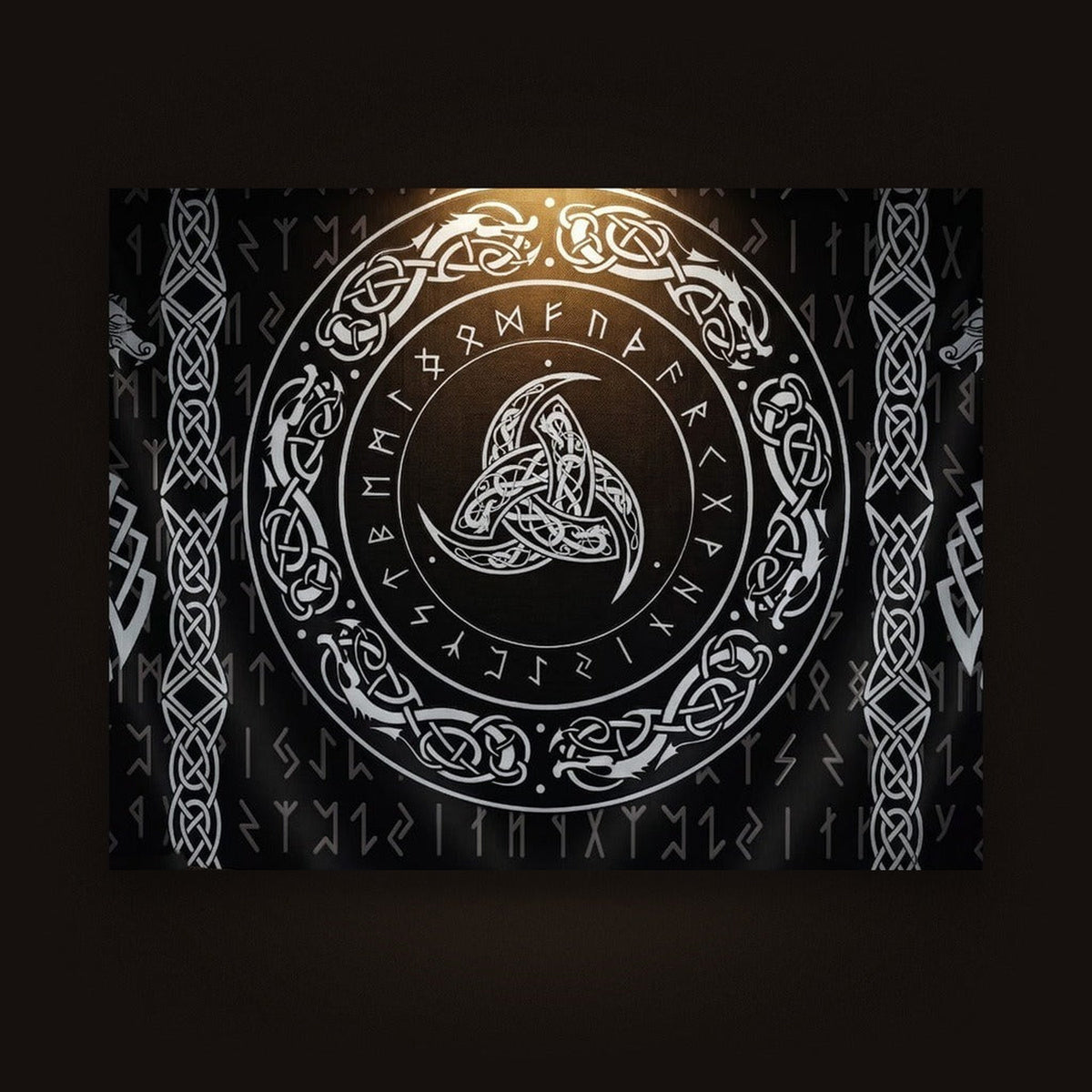 Tenture Viking Triple Corne d'Odin — Noir et Blanc, vue d'ensemble de la tenture à plat