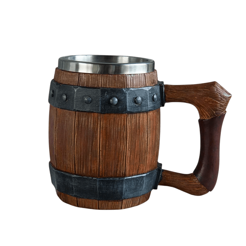 Chope viking imitation tonneau en bois avec cerclage effet fer. Mug isotherme pour bière style taverne.