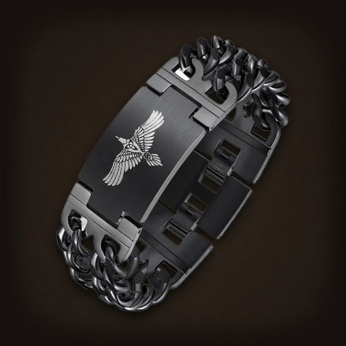 Bracelet viking en acier noir mat, plaque gravée d'un corbeau en vol, maillons gourmette