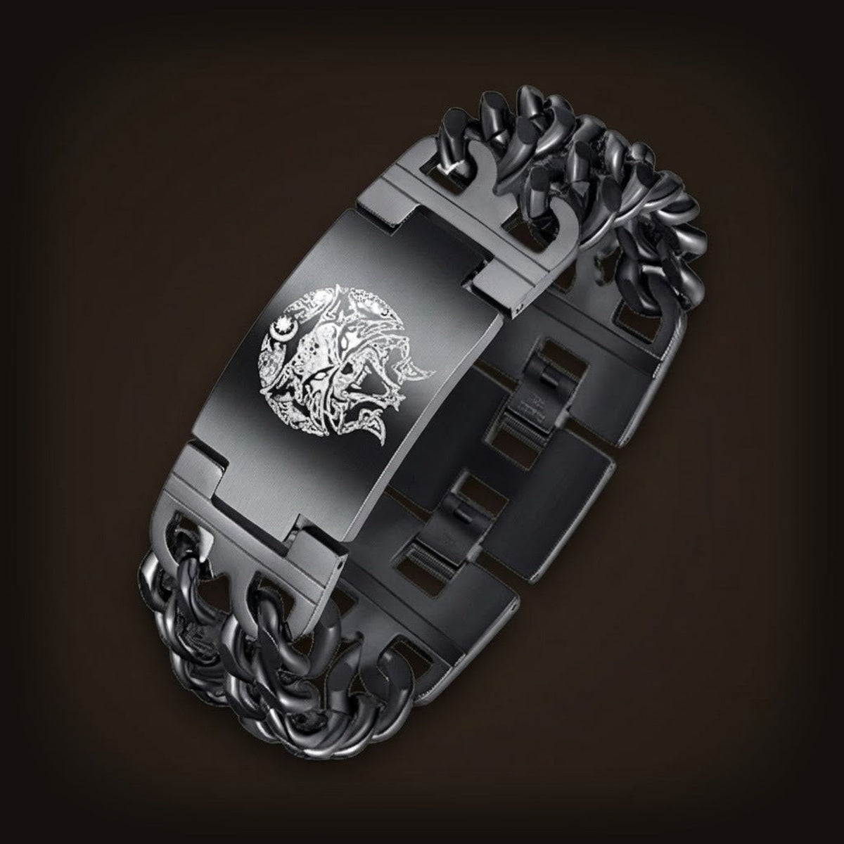 Bracelet viking en acier noir mat, plaque gravée d'une tête de loup en entrelacs, maillons gourmette