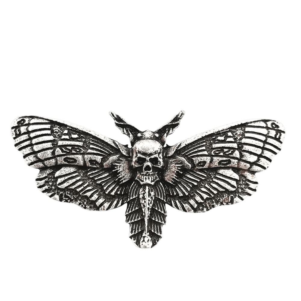 Broche sphinx tête-de-mort, alliage argent vieilli, ailes nervurées déployées et crâne sur le thorax