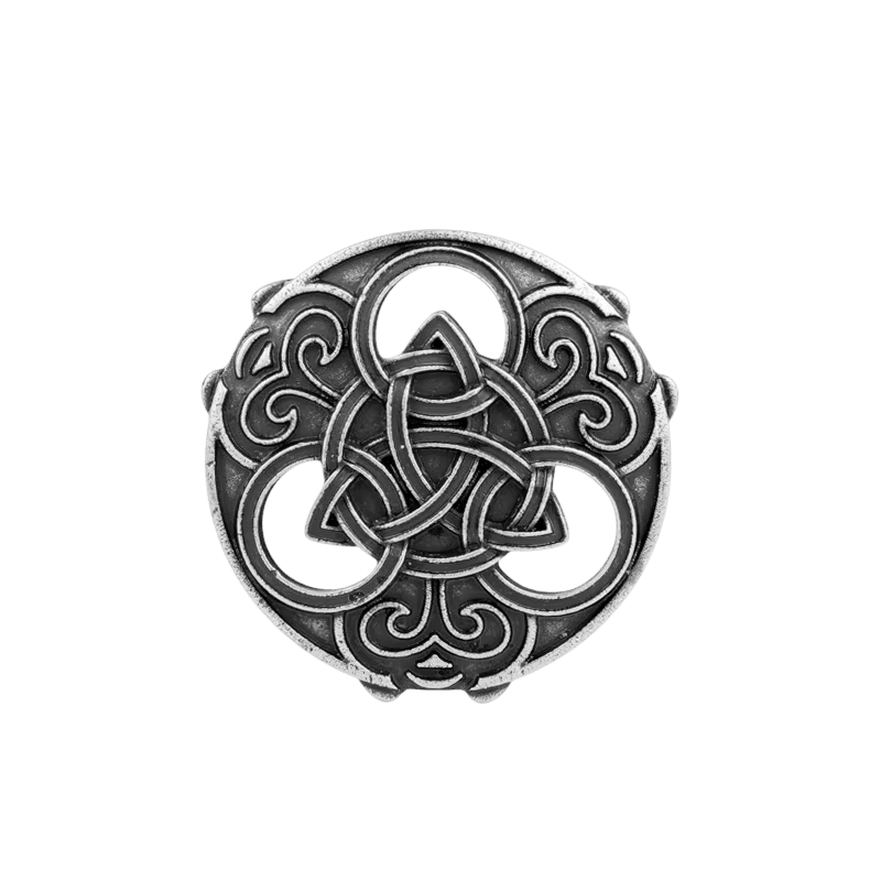 Broche Viking Triquetra Noircie, vue de détail