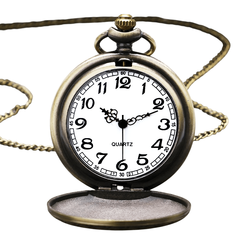 Intérieur d'une montre à gousset viking avec cadran blanc et chiffres arabes noirs sur fond de chaîne bronze.