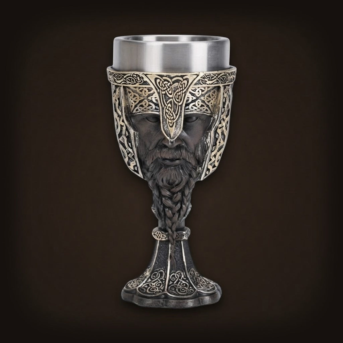 Calice viking guerrier barbu en résine sculptée bronze, casque à entrelacs nordiques et godet intérieur en acier inoxydable