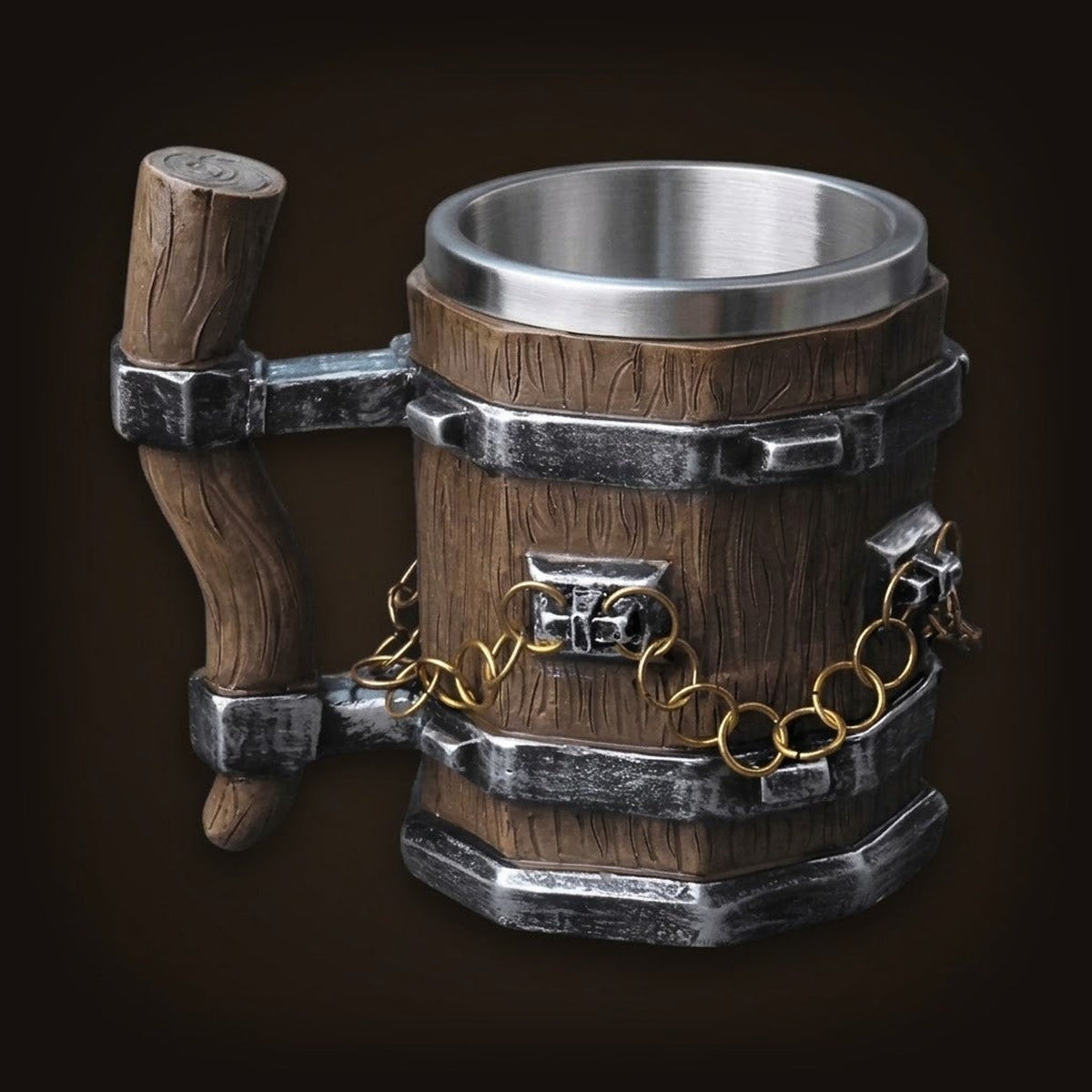 Chope viking tonneau octogonale avec chaîne dorée et serrure de coffre, cerclages en métal argenté et anse en bois