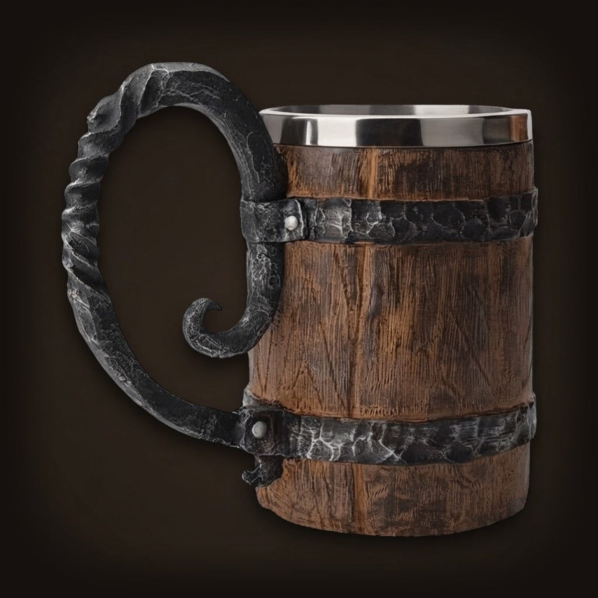 Chope viking tonneau effet bois vieilli, cerclages rivetés et anse torsadée en fer forgé, intérieur acier inoxydable