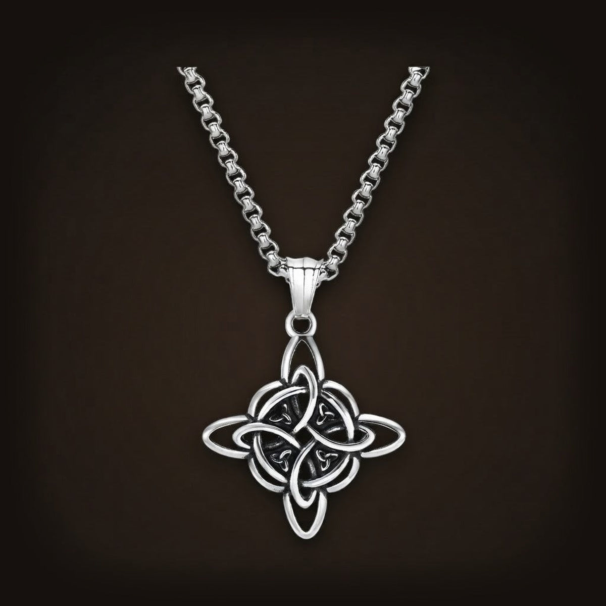 Collier Nœud de Sorcière en acier inoxydable : pendentif aux quatre boucles entrelacées, sur sa chaîne vénitienne de 55 cm