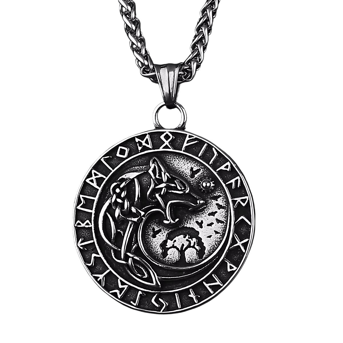Médaillon en acier inoxydable, loup hurlant devant la pleine lune entouré d'un cercle de runes du Futhark, sur fond blanc