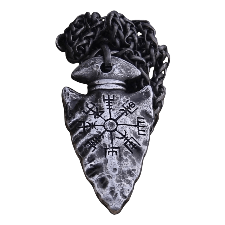 Collier viking pour homme avec pendentif pointe de flèche gravée de la boussole Vegvísir en acier inoxydable antique.