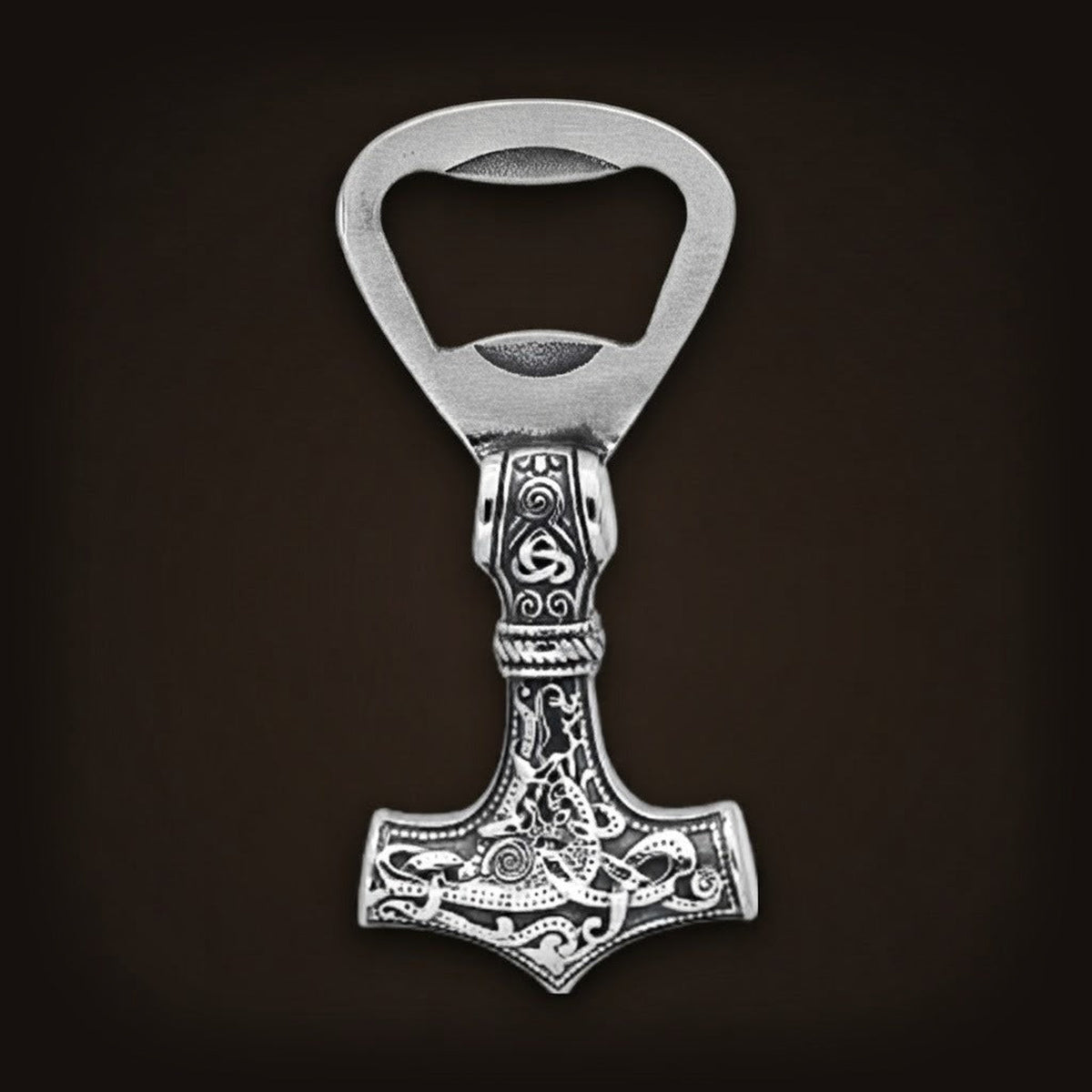 Décapsuleur viking en forme de marteau de Thor Mjölnir, acier inoxydable finition argent vieilli gravé d'entrelacs et de spirales