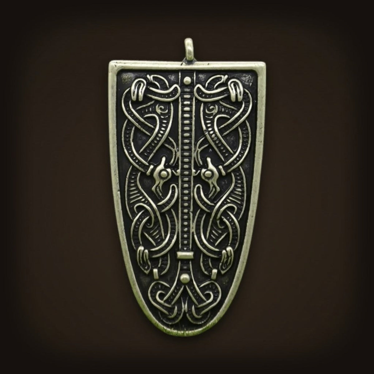 Fibule viking en écusson, alliage finition bronze, entrelacs symétriques en relief