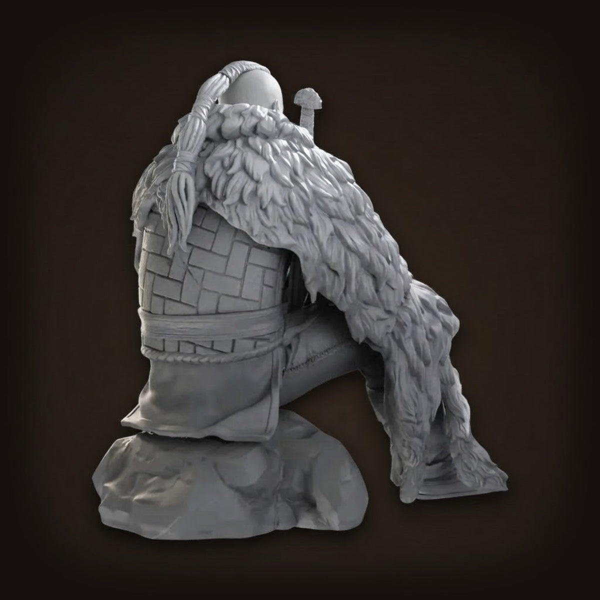 Figurine Bjorn Ironside en résine 1/24 à peindre, vue de dos : manteau de fourrure et armure à plaques