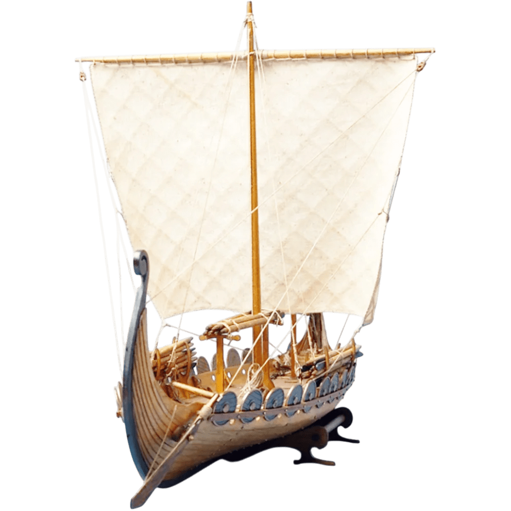 Détail de la coque et des boucliers d'un navire viking en bois, décoration nordique artisanale.