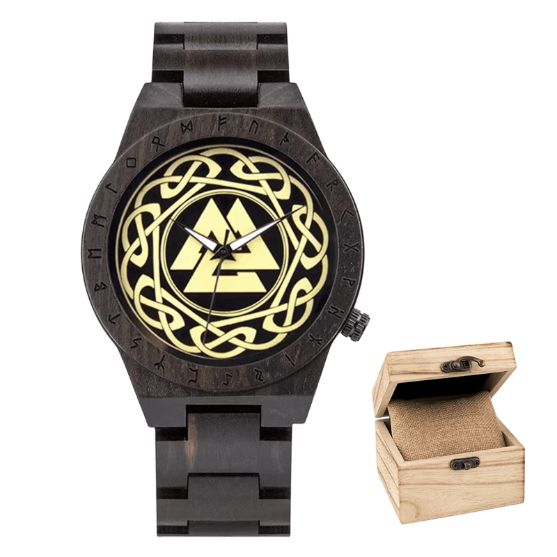 Montre viking pour homme en bois de santal noir avec cadran Valknut doré et lunette gravée de runes Futhark.