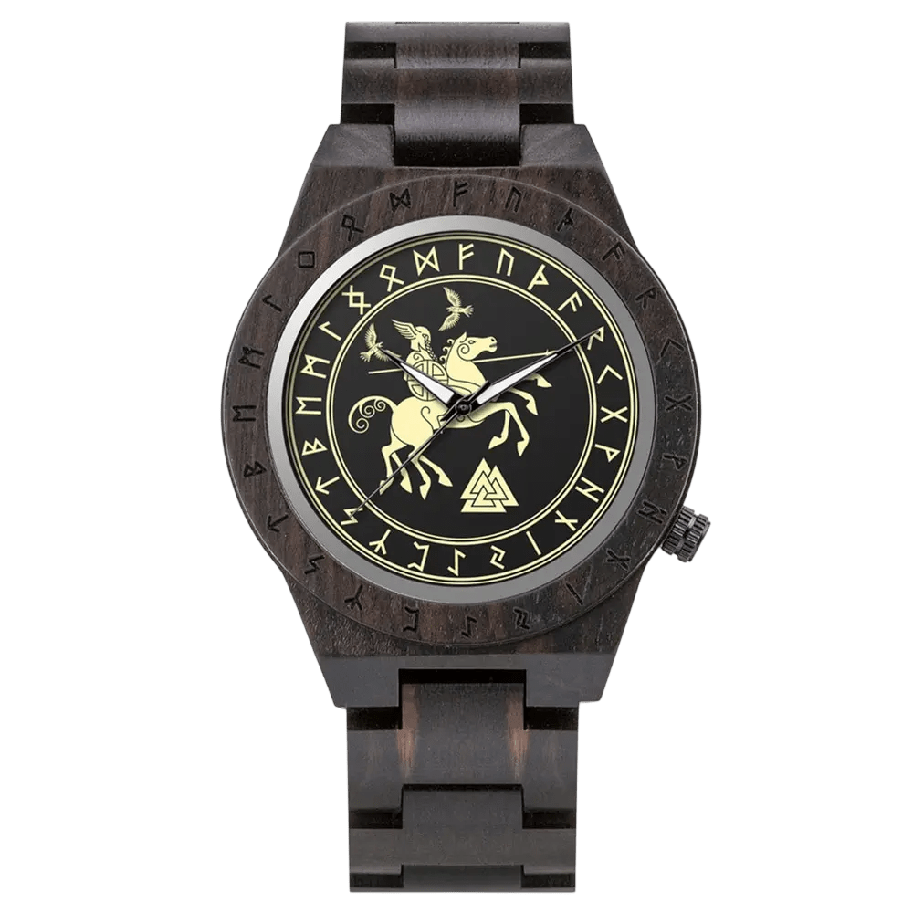 Montre Viking en bois noir (santal noir ou ébène) avec cadran gravé. Représentation dorée d'Odin sur Sleipnir avec ses corbeaux, entourée de runes futhark.