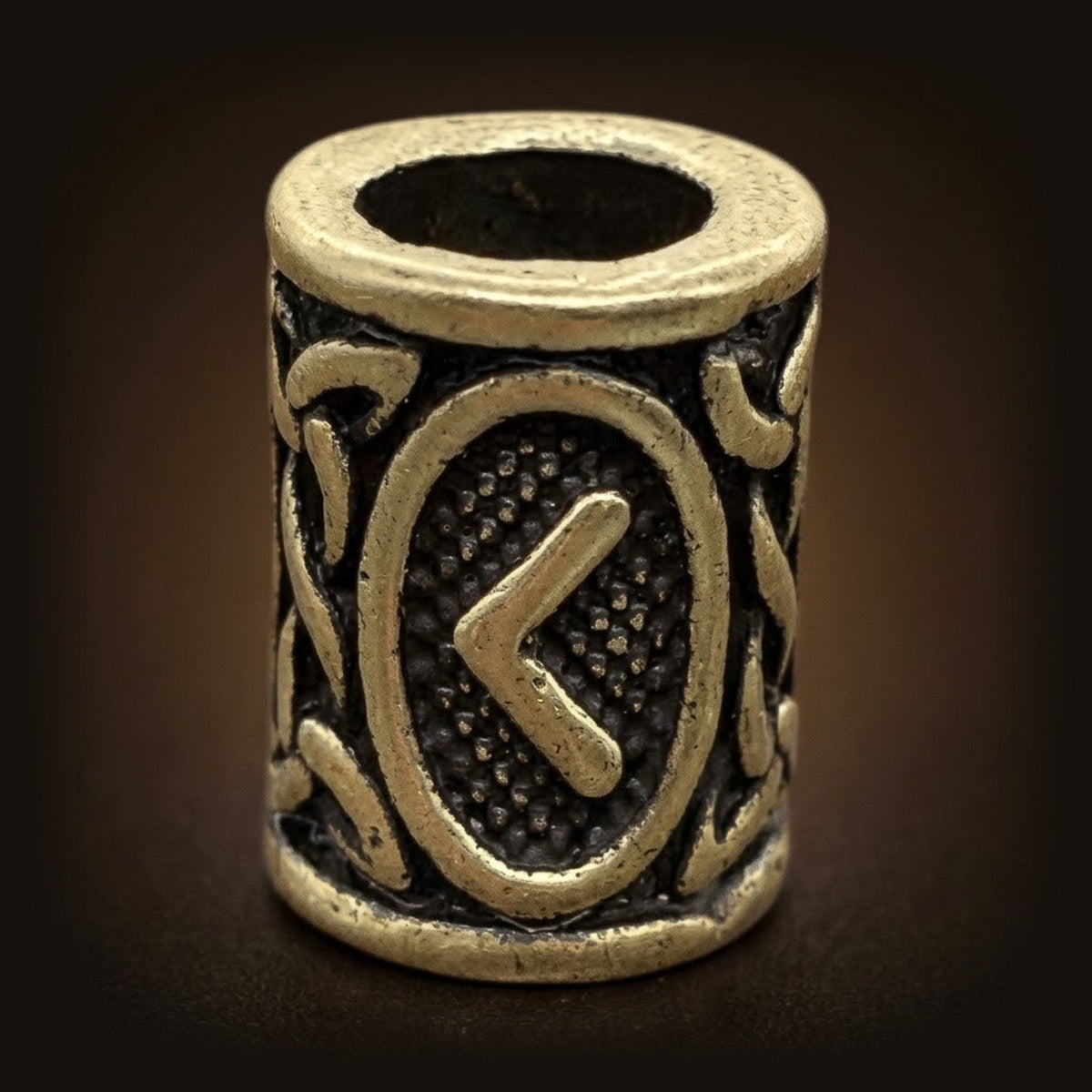 Perle viking cylindrique en alliage bronze patiné, rune Kaunaz, perçage traversant visible
