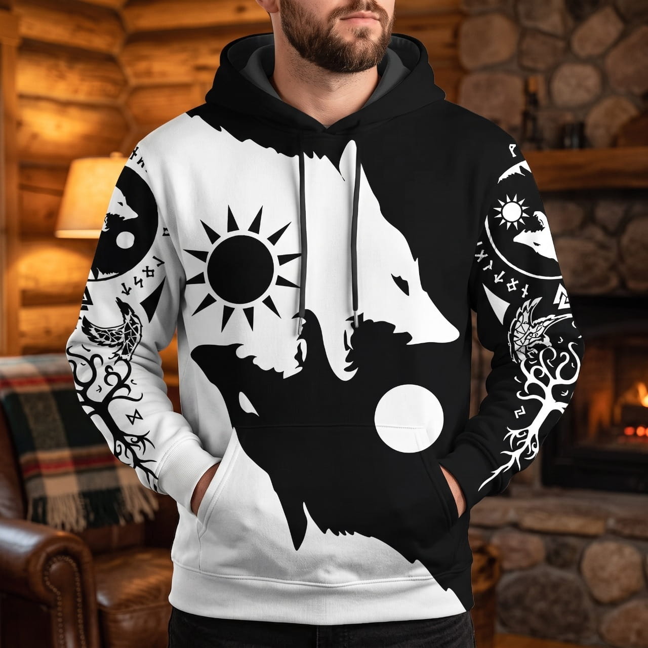 Homme portant le Sweat à Capuche Viking Loups Sköll et Hati Noir et Blanc