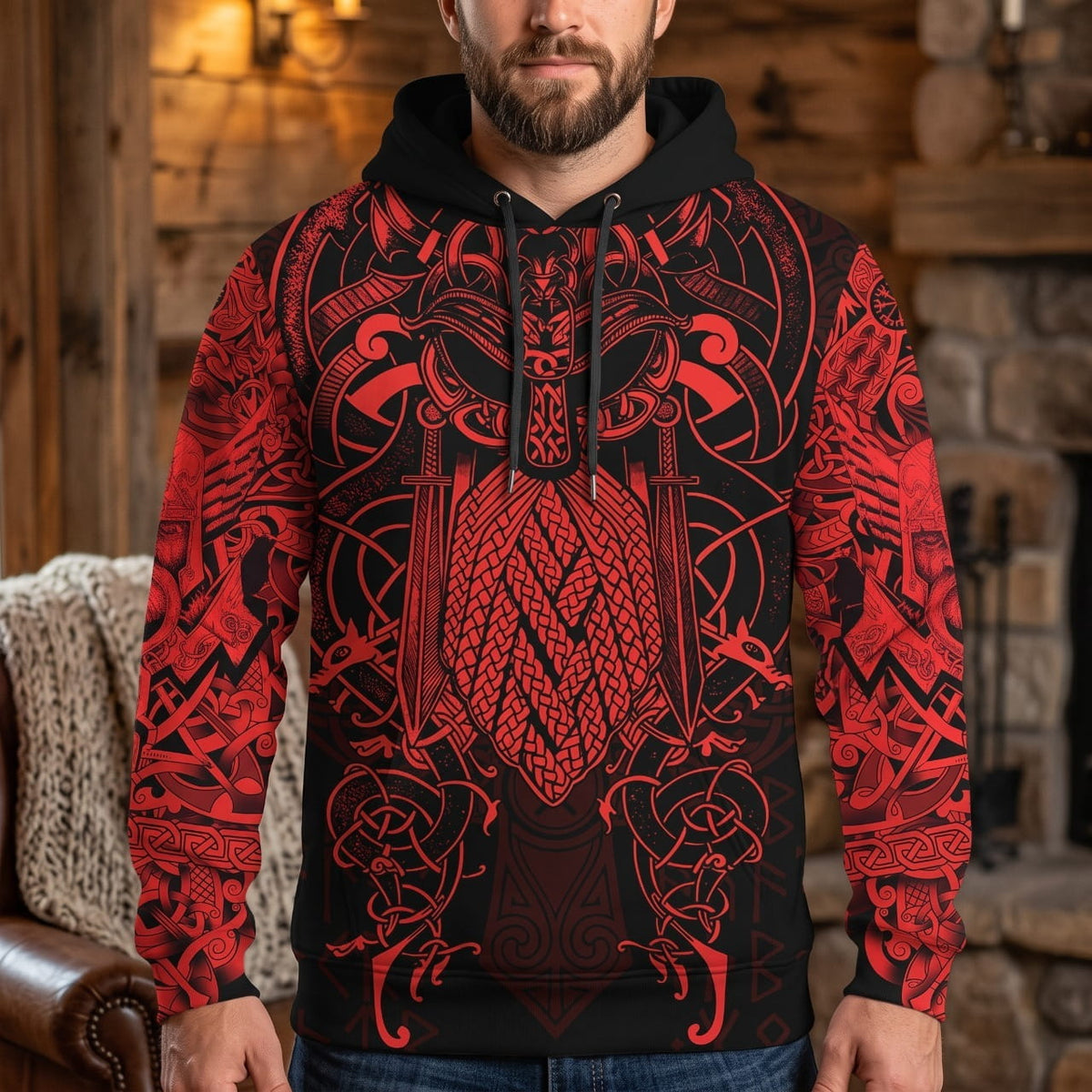 Homme portant le Sweat à Capuche Viking Odin et Corbeaux Rouge et Noir