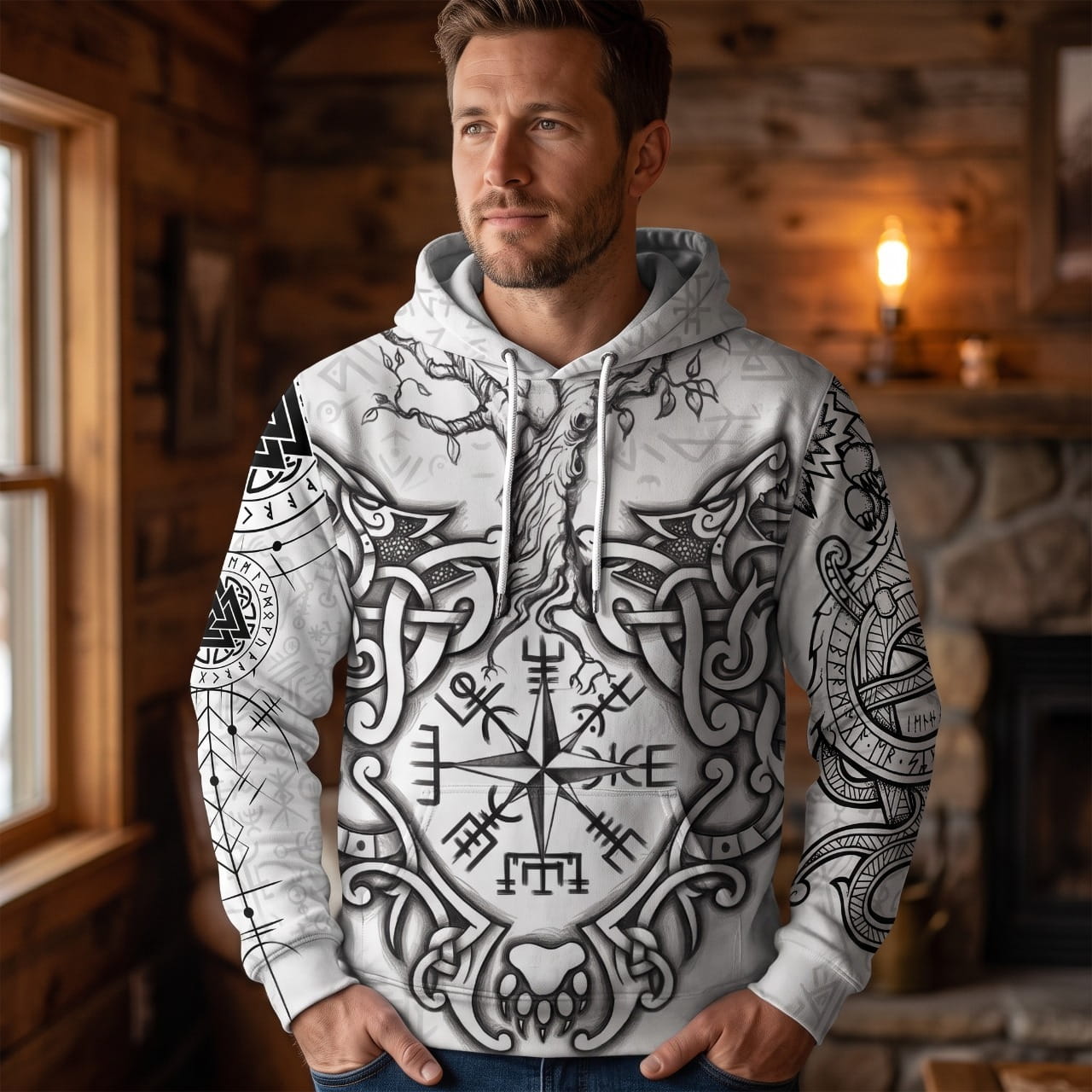 Homme portant le Sweat à Capuche Viking Yggdrasil Tatouage Blanc