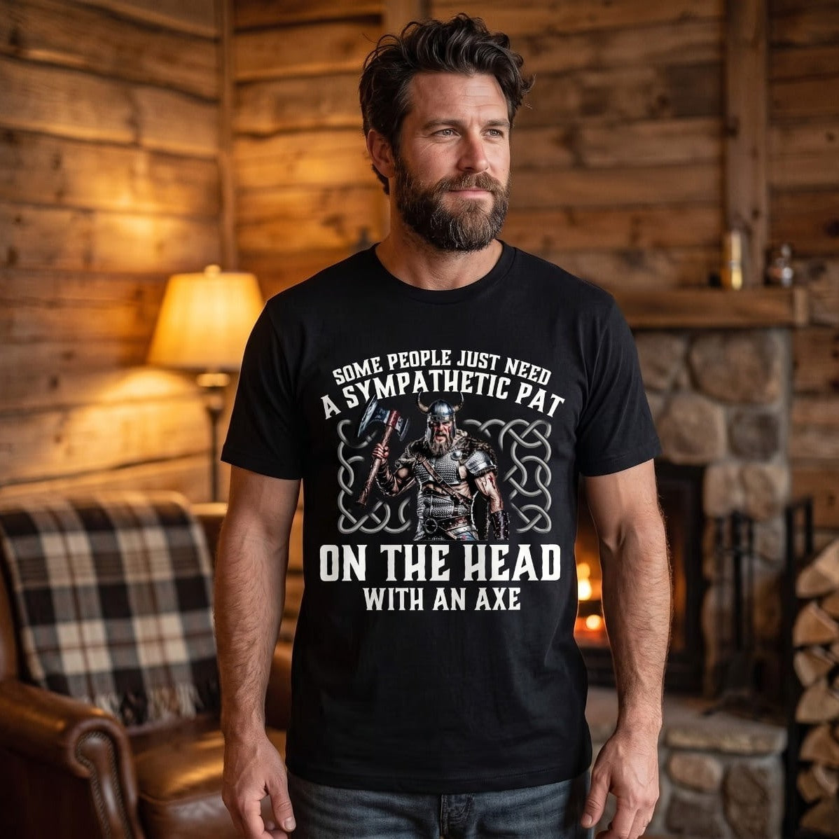 Homme portant un tee-shirt viking noir à slogan humoristique anglais et guerrier à la hache