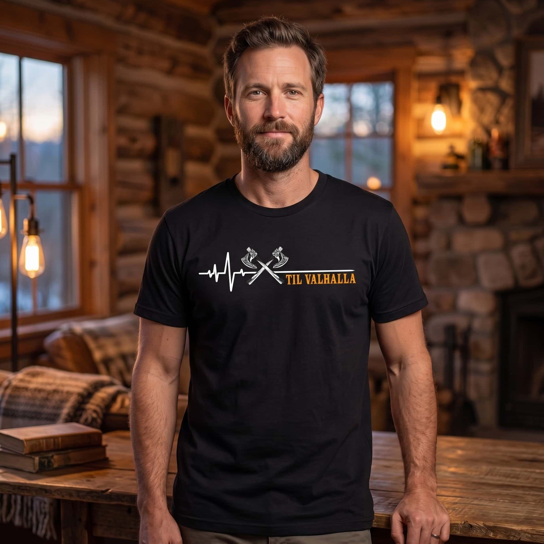 Homme portant un tee-shirt viking noir à tracé d'électrocardiogramme, haches croisées et Til Valhalla