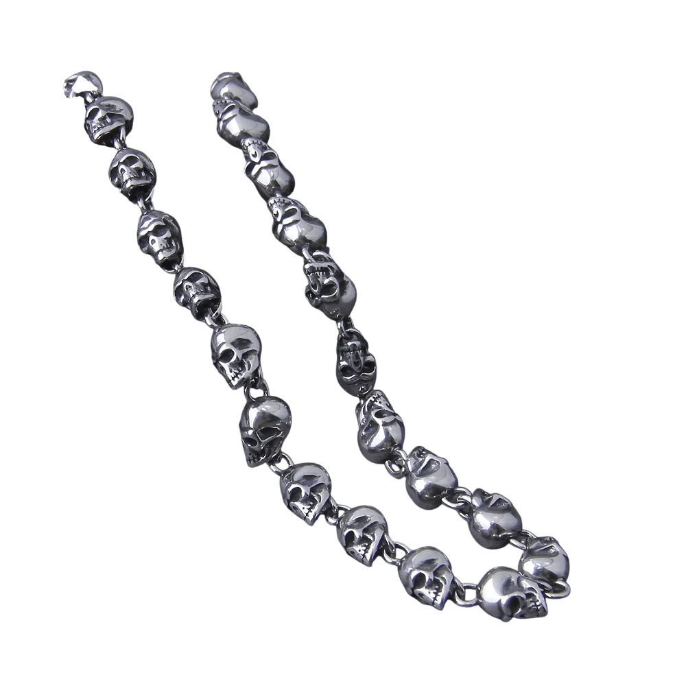 Collier viking pour homme avec chaîne composée de têtes de mort sculptées en acier inoxydable poli.